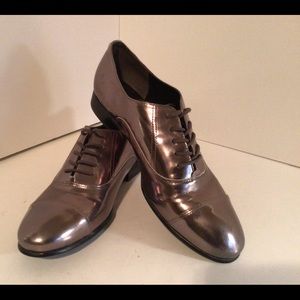 Ivanka Trump Women's Olie Oxford Pewter Leather Size 9 M US Retail $140